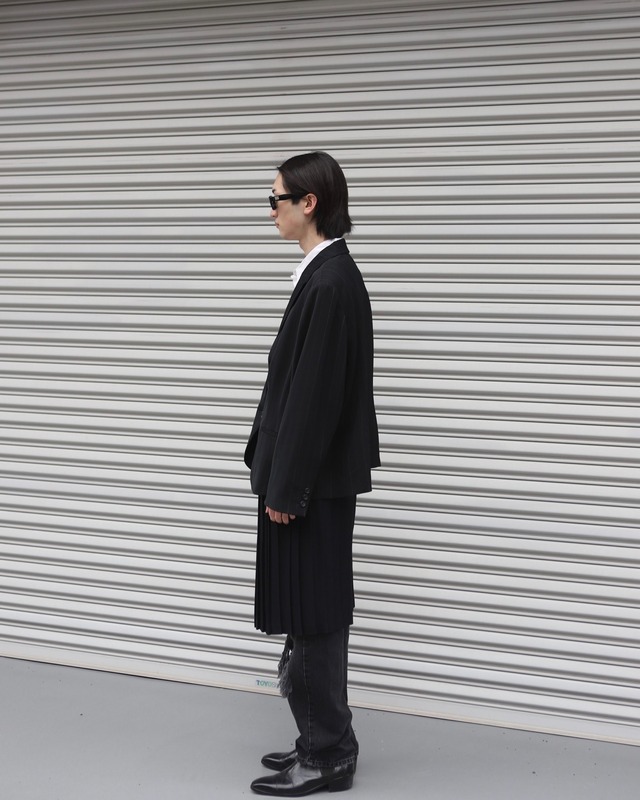 Pinstripe peak lapel single jacket