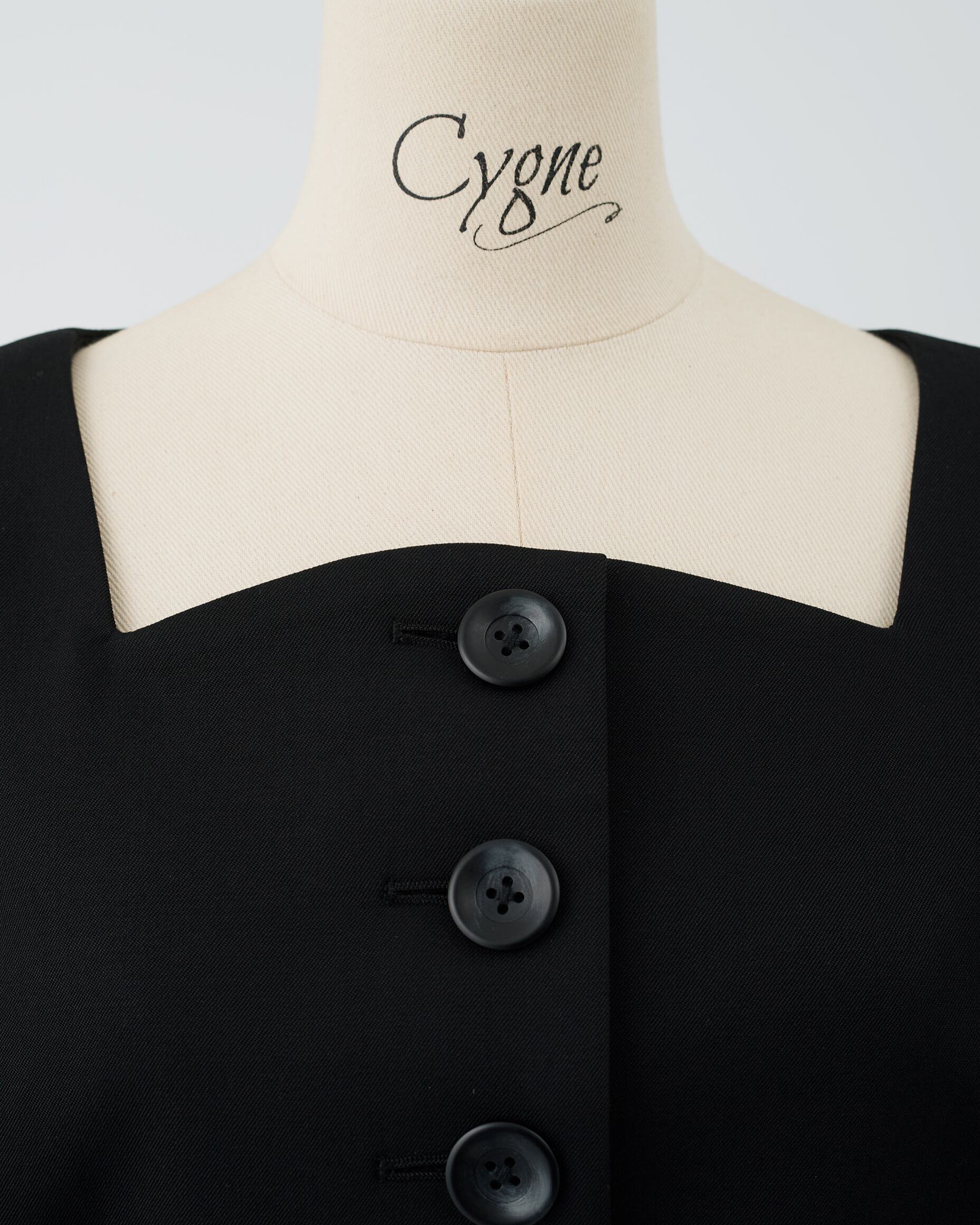 ダックジャケット Madeleine ブラック | Cygne 