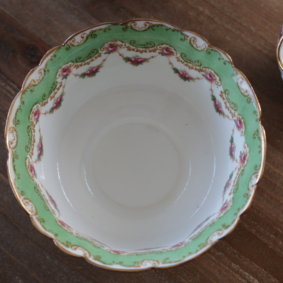 英国ロイヤルドルトン グリーン＆ローズガーランドティーサービス3点