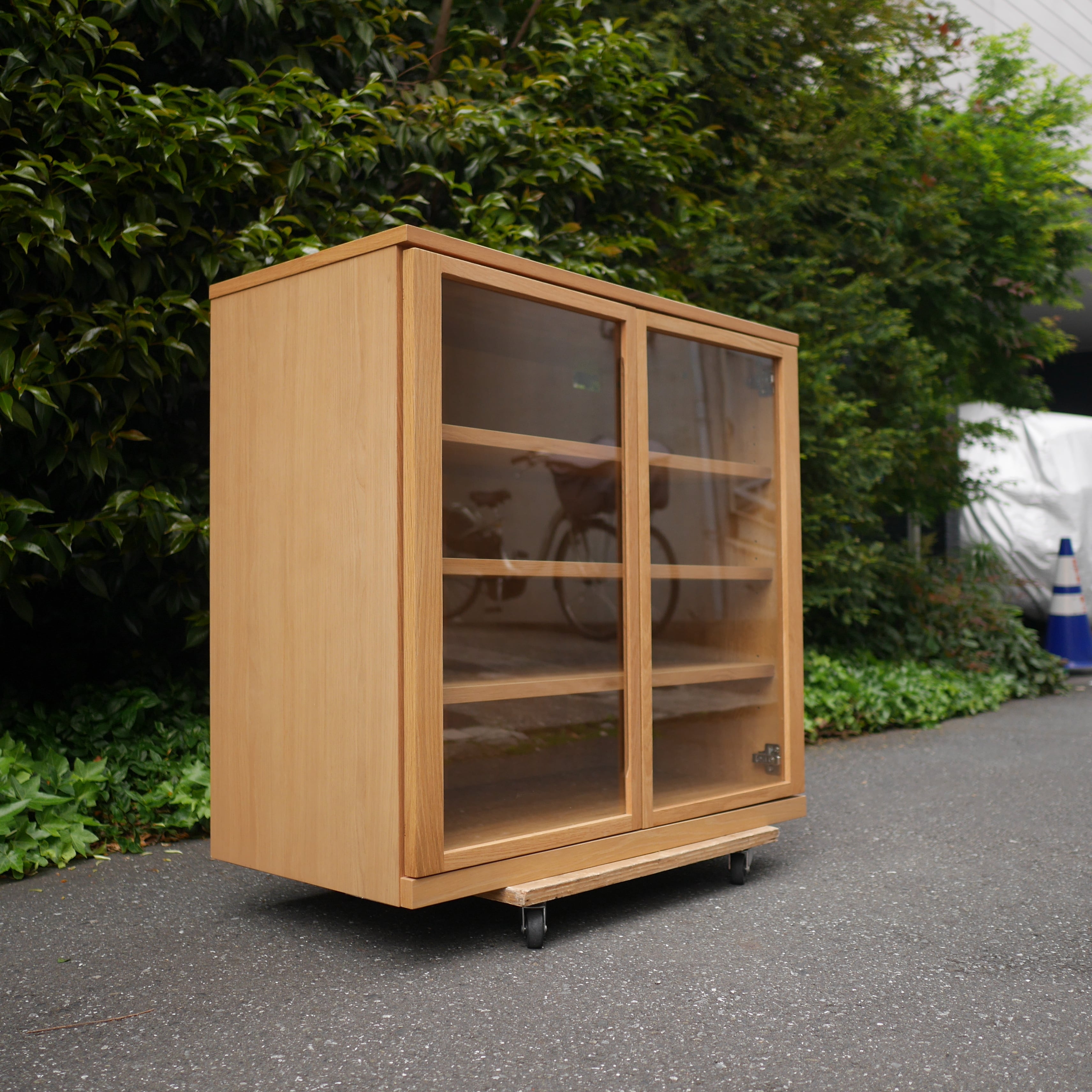 無印良品 木製ガラスキャビネット | トリノス-torinoth- | 新宿区