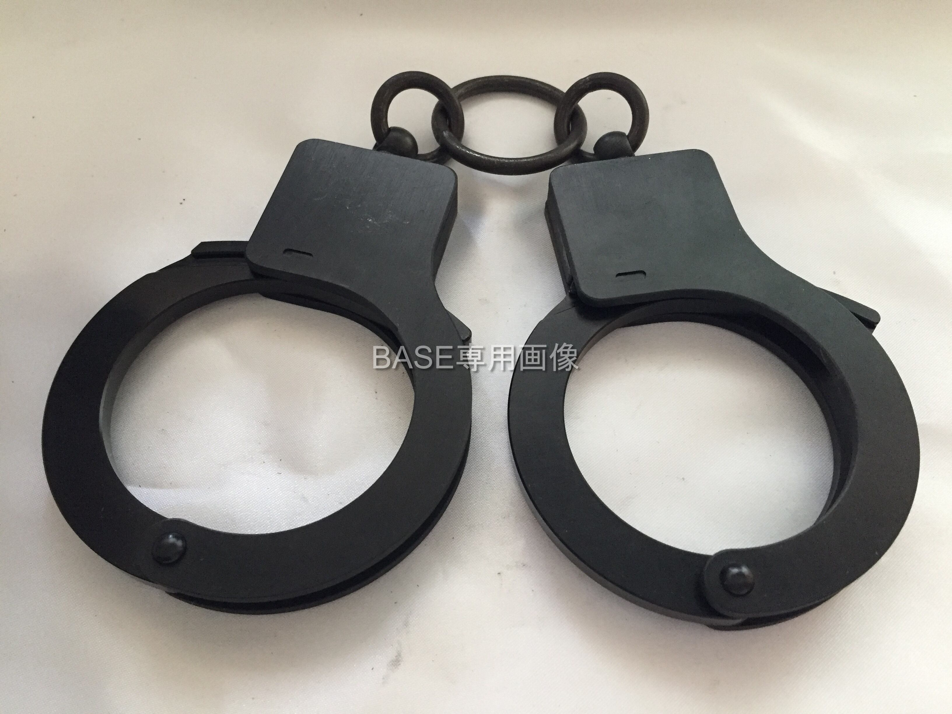 アルミ合金製3連手錠 レプリカハンドカフ（黒） | DOOR