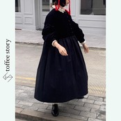 黒の余韻が揺れる光沢スカートの物語ワンピース《W0216》