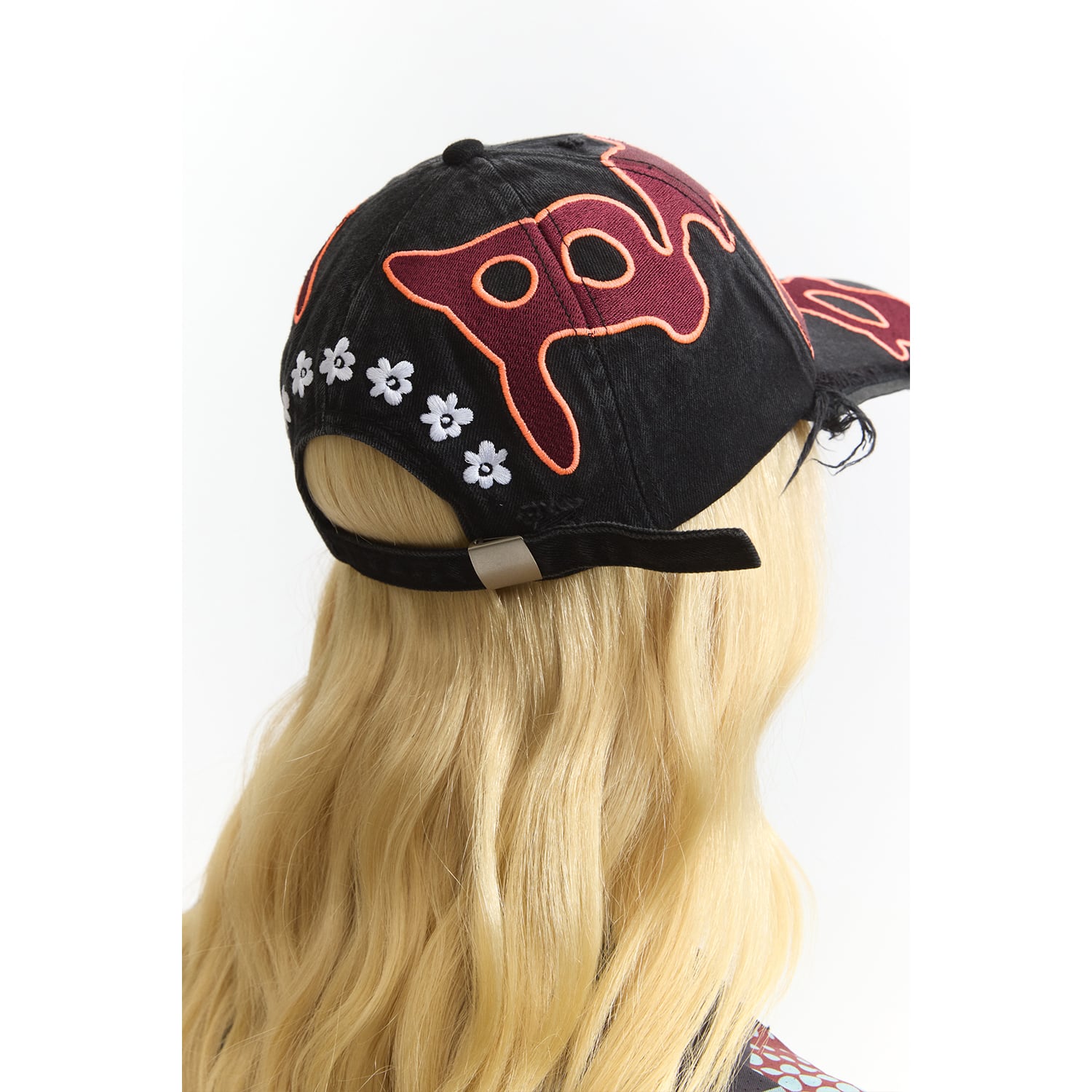 UNEEK BASEMNT - Discover independent style.