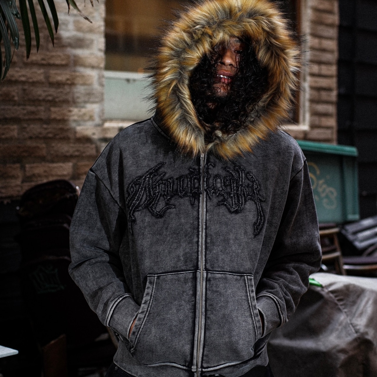 METAL LOGO WASHED FUR ZIP HOODIE