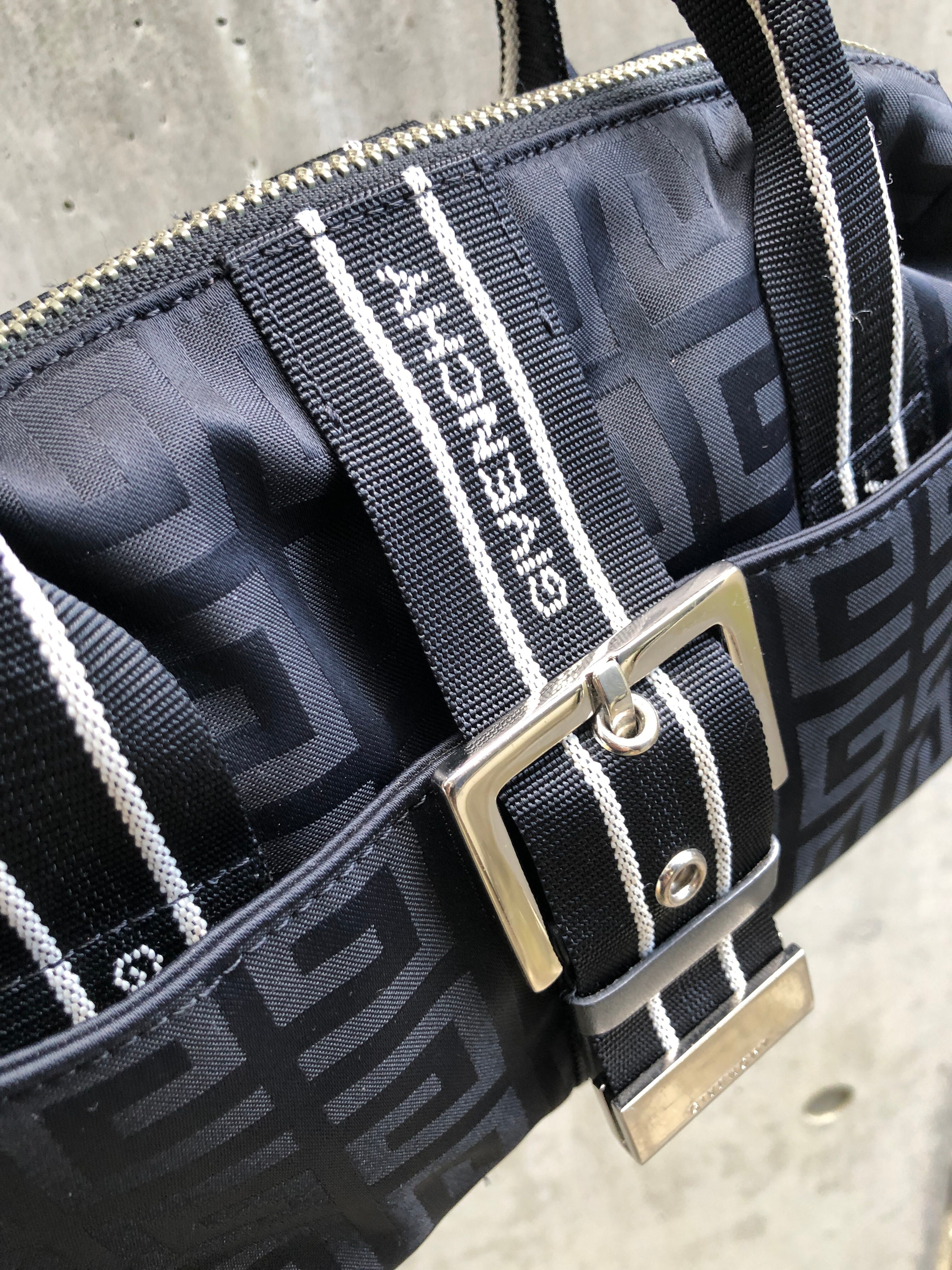 ✨美品✨　GIVENCHY　ジバンシィー　ミニボストンバッグ　ハンドバッグ GIVENCHY ジバンシィ ロゴ ナイロン ミニボストン ミニバッグ