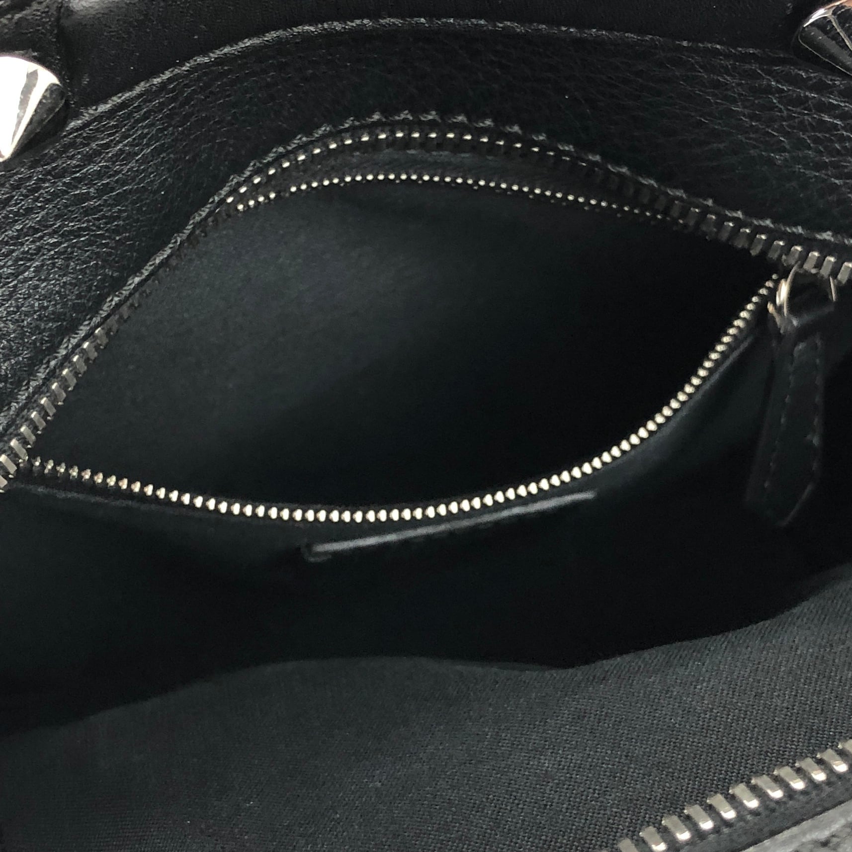 FENDI フェンディ ビジュー フラワー カーフレザー 8BZ036 By The Way