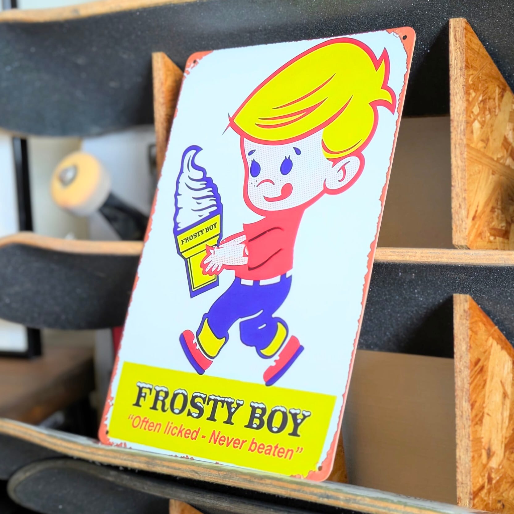 送料無料！ちょうどいいブリキ看板 【 Frosty Boy ( フロスティボーイ