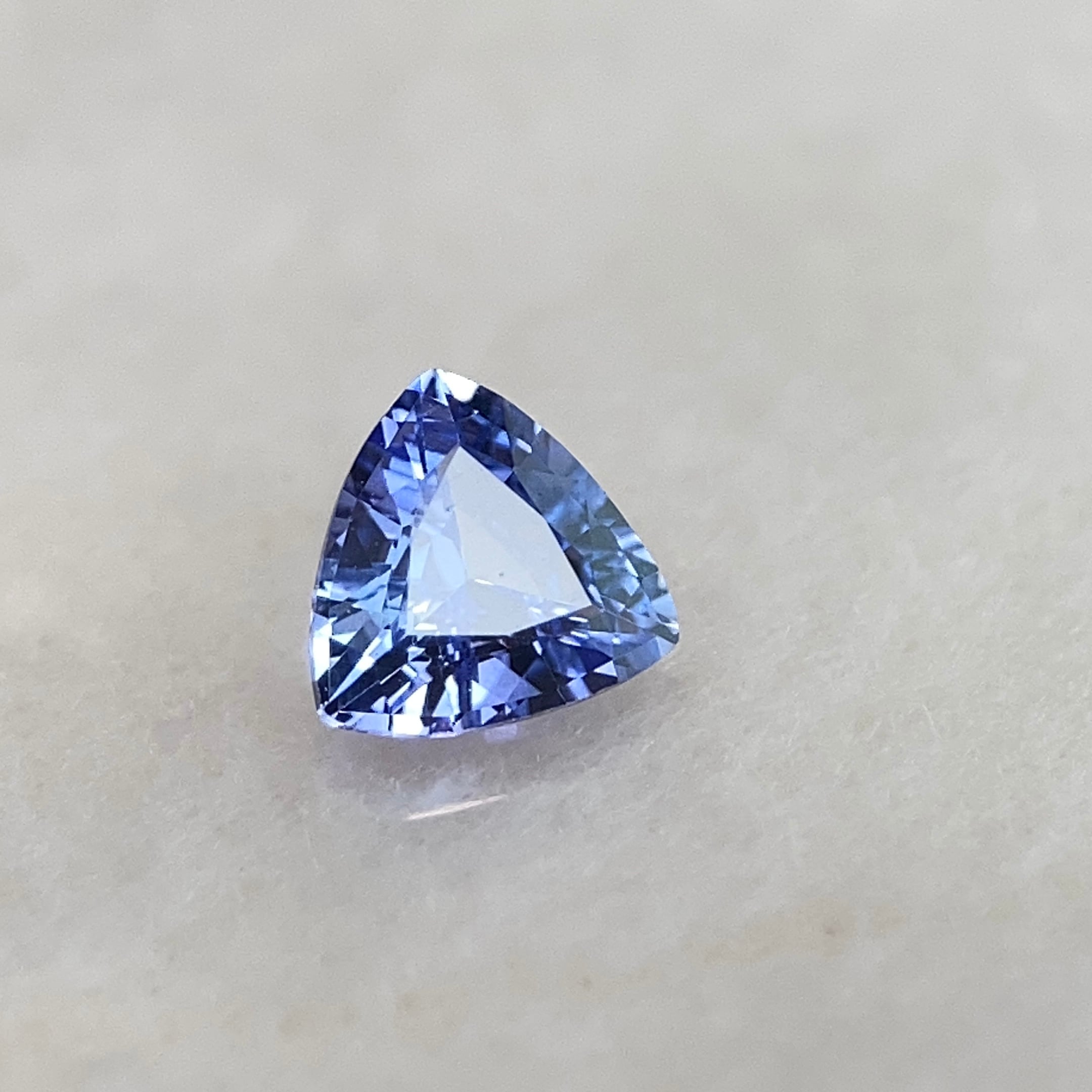 サファイア 0.331ct 青紫色 簡易ソーティング付き No.198