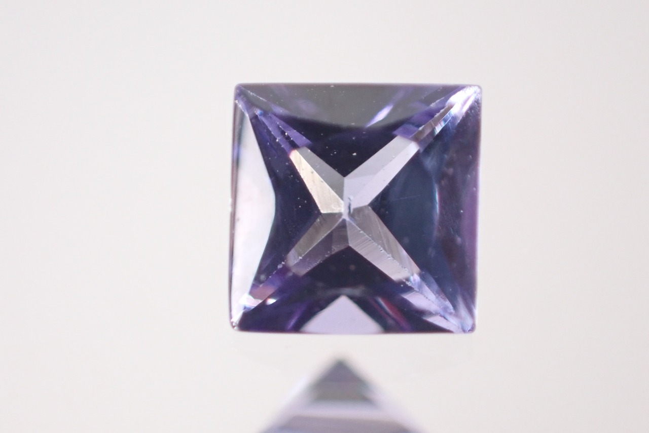 タンザナイト(プリンセスカット)　0.32ct　[C9‐100]