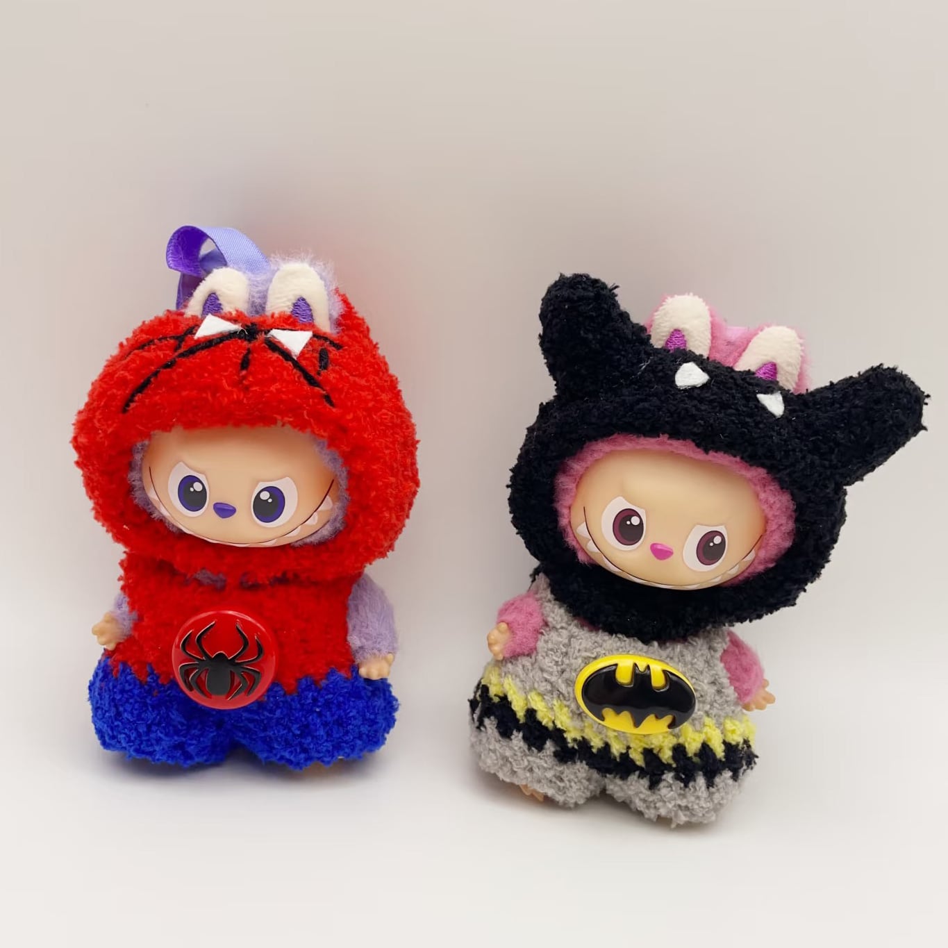 ちっちゃな体に大エネルギー!小さなヒーロー ♡ 超可愛い 10cmラブブ4.0用 スーパーヒーローコスチューム 精密で可愛い ドール衣装 labubu 変身コスチューム