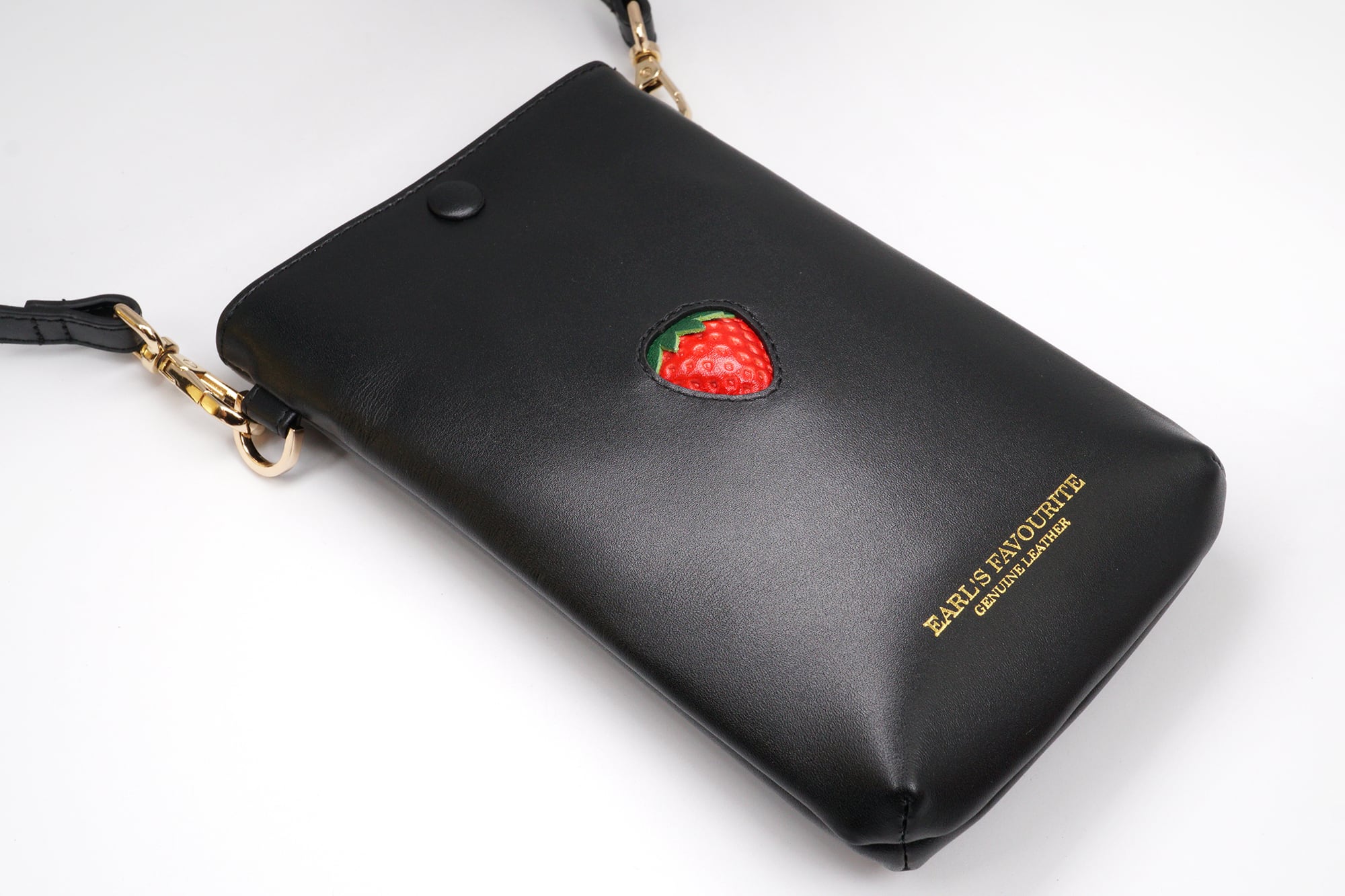 More Strawberries Collection】スマホショルダー（赤いちご／ブラック