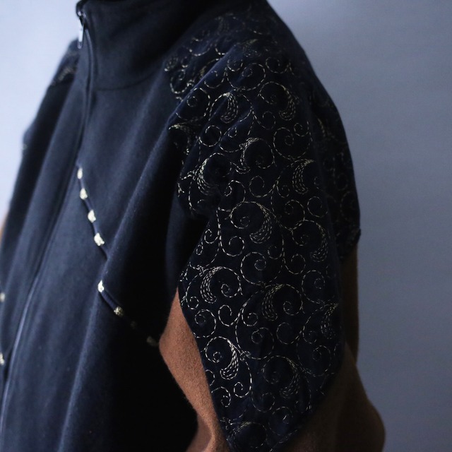 "刺繍" shoulder and switching design high-neck zip-up dolman sleeve wool coat