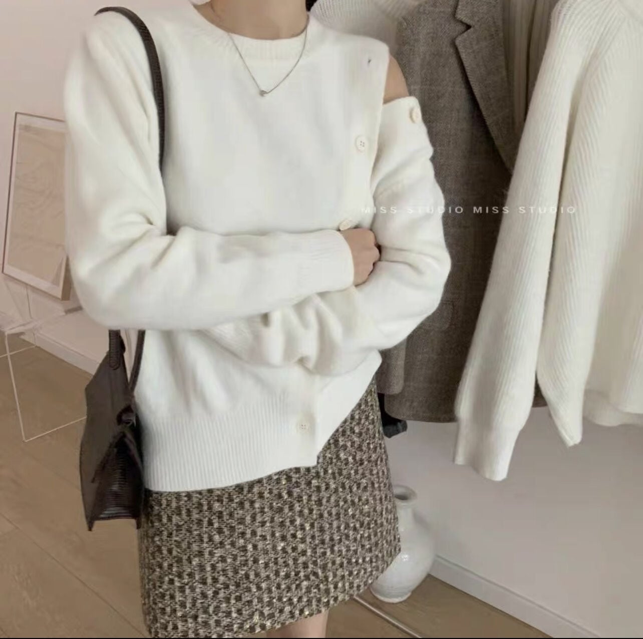 ◆即納◆アンバランスカラーカーディガン(ご注文から1-4営業日でお届け)