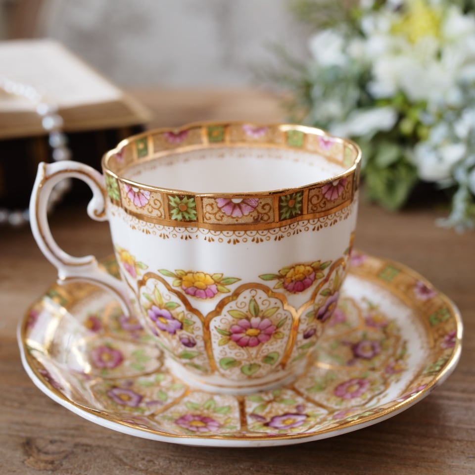 ロイヤルアルバート カップ×5&ソーサー×4 ロイヤルアルバート COURT 豪華金彩 カップ＆ソーサー | antique