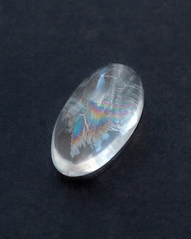 マラウィ・光の精霊ムーンストーン／O200-654