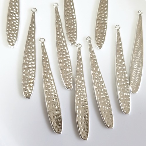 送料無料◇【シルバー】ロングドロップチャーム