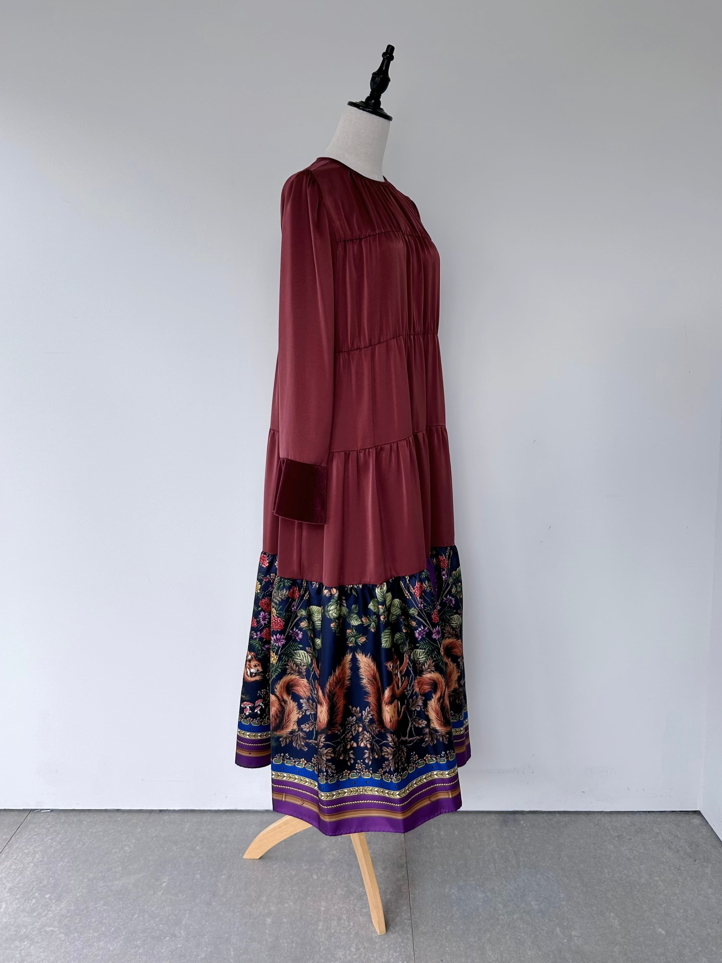 美品 ミュベール×M!DOR! スカーフプリント半袖ワンピース ロング Aライン MUVEIL スカーフプリントワンピース | KOKO