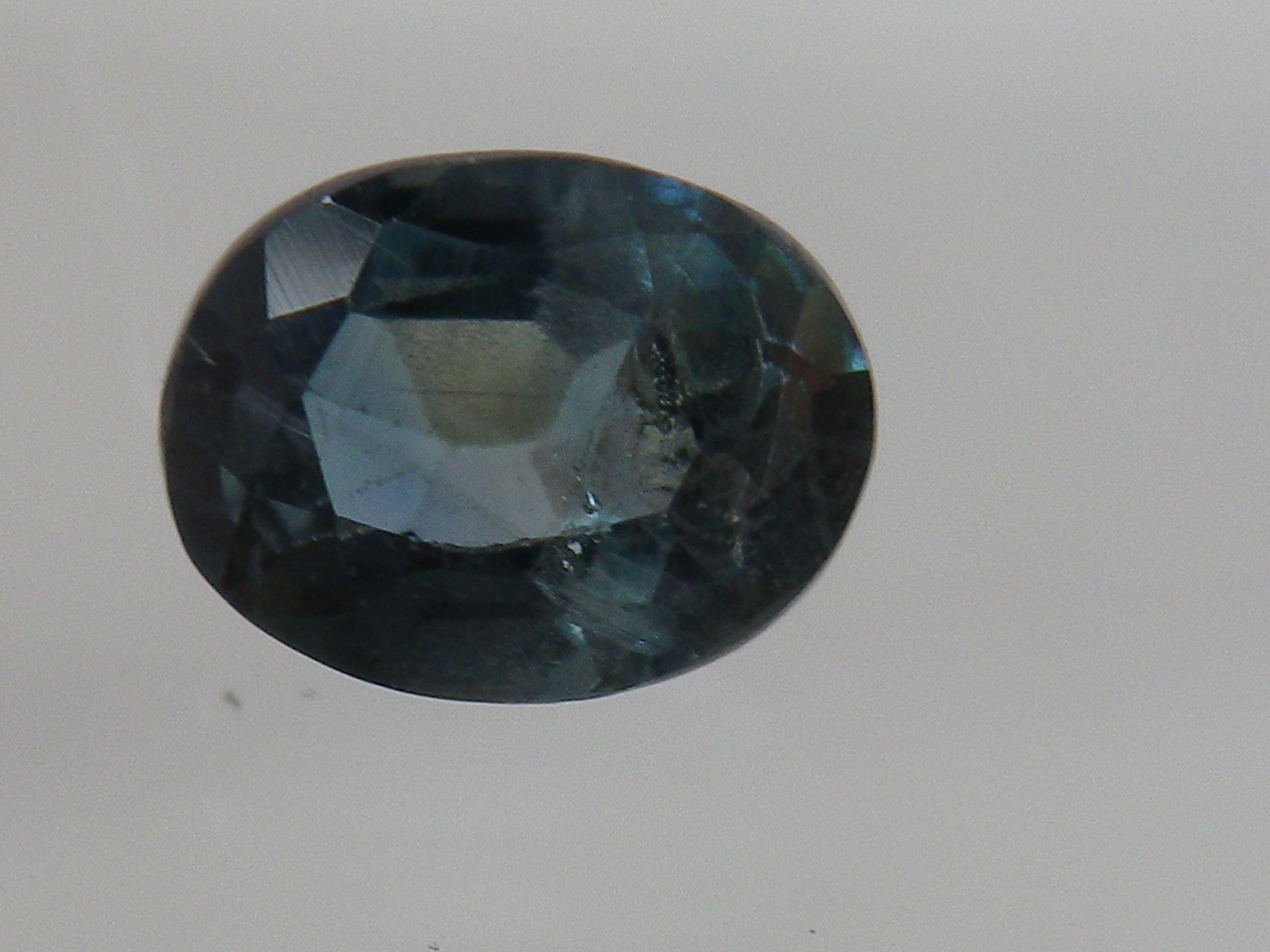 天然 非加熱サファイア 0.835ct(蛍光性)スリランカ産出 天然 非加熱サファイア 0.835ct(蛍光性)スリランカ産出