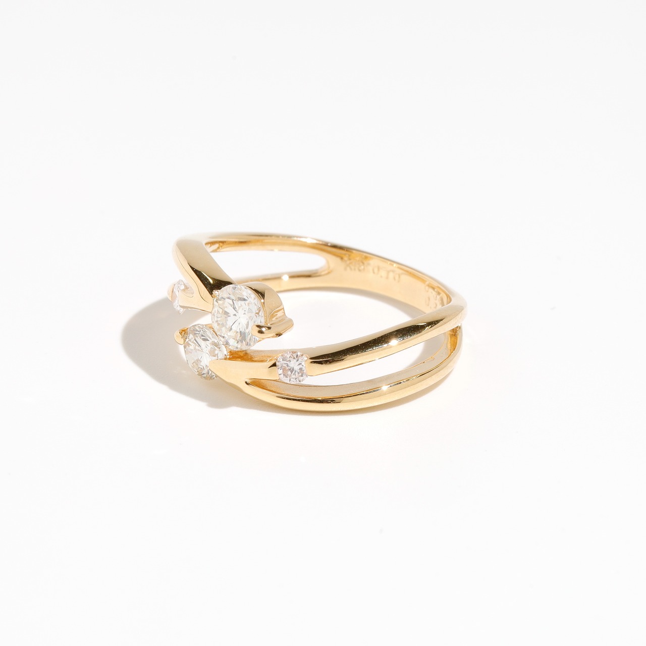 ダイヤモンド デザインリング K18 / 0.340ct / 0.230ct