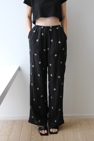 Small Floral Pattern Sheer Easy Pants フラワー刺繍シアーイージーパンツ Black