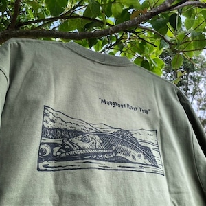 Mangrove River Trip ・綿Tシャツ・ライトオリーブ 2022バージョン