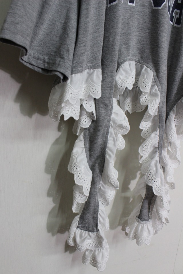 garter belt hommage T-shirt