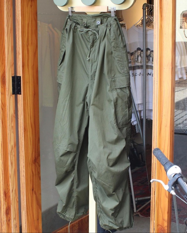 dead stock 1952y “ us army “ m-51 over cargo pants .  size 36 .