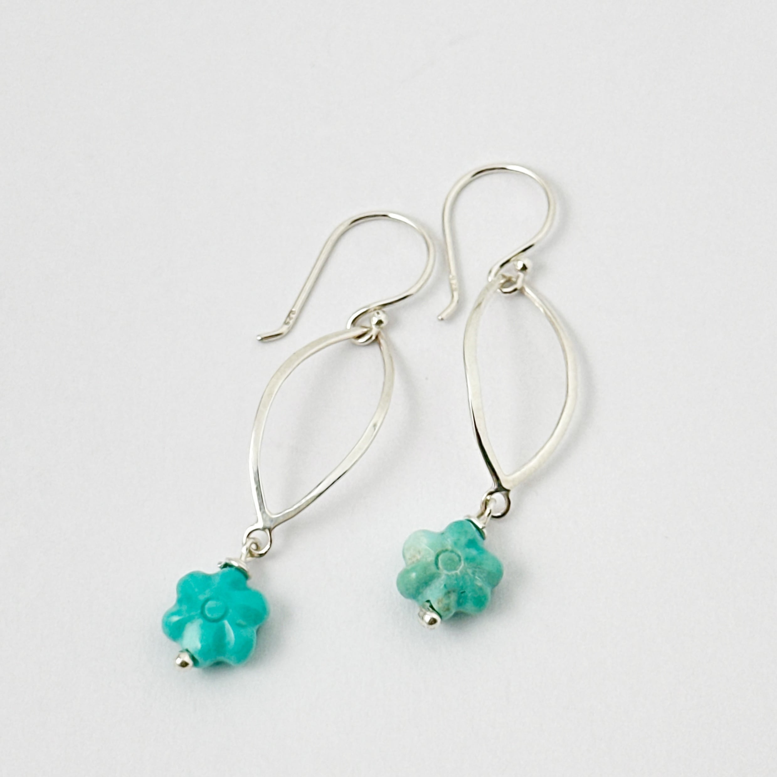 Lagoon Original フラワーターコイズ フックピアス