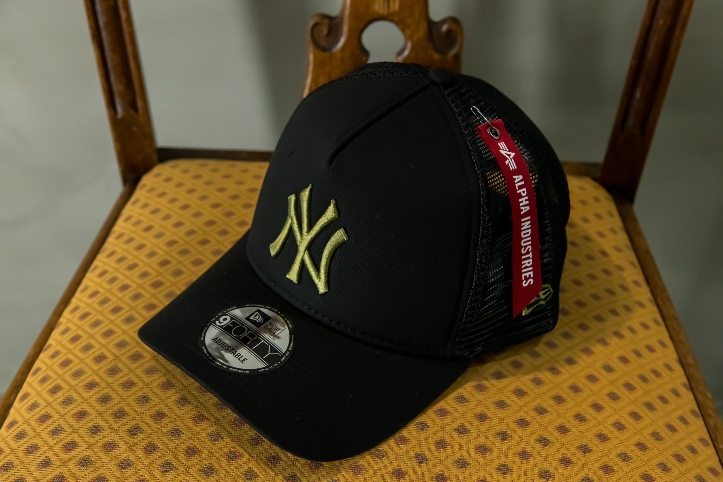 new Era ドッグイヤーキャップ Alpha Industries