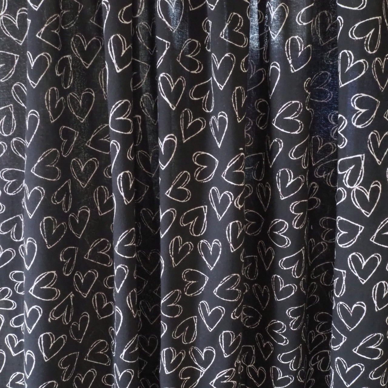 ブロックプリント生地【50cm単位】インド綿  ハート柄B ブラック #52110-BK1