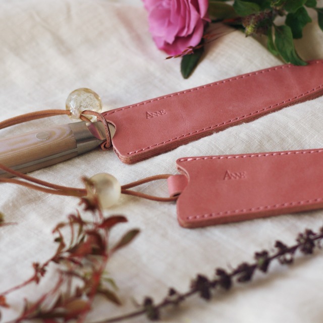 ペティナイフ＆革カバーセット　ピンクカラー×樹脂ビーズ（乳白色）