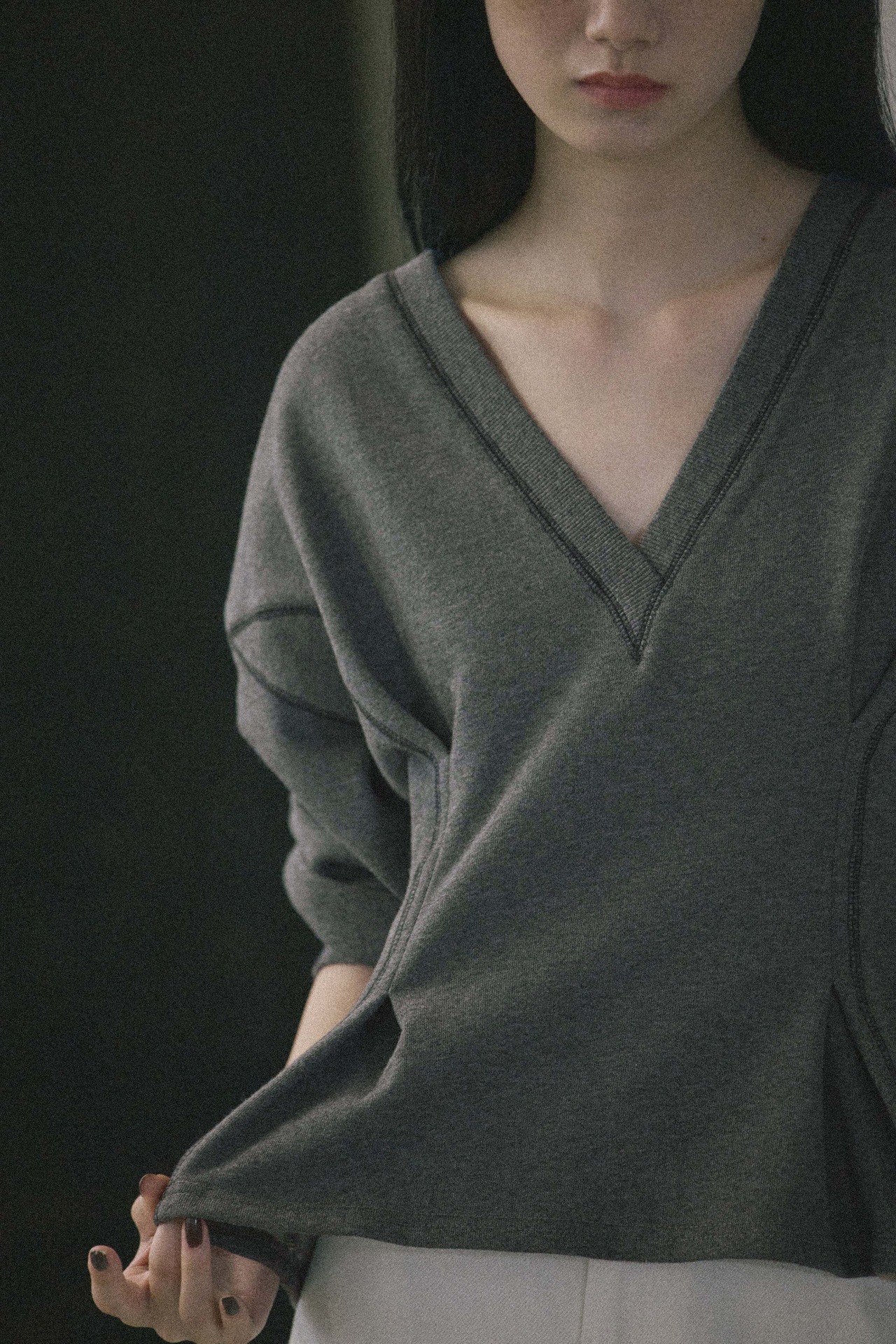 DU260712 Vneck Tuck Design Sweat