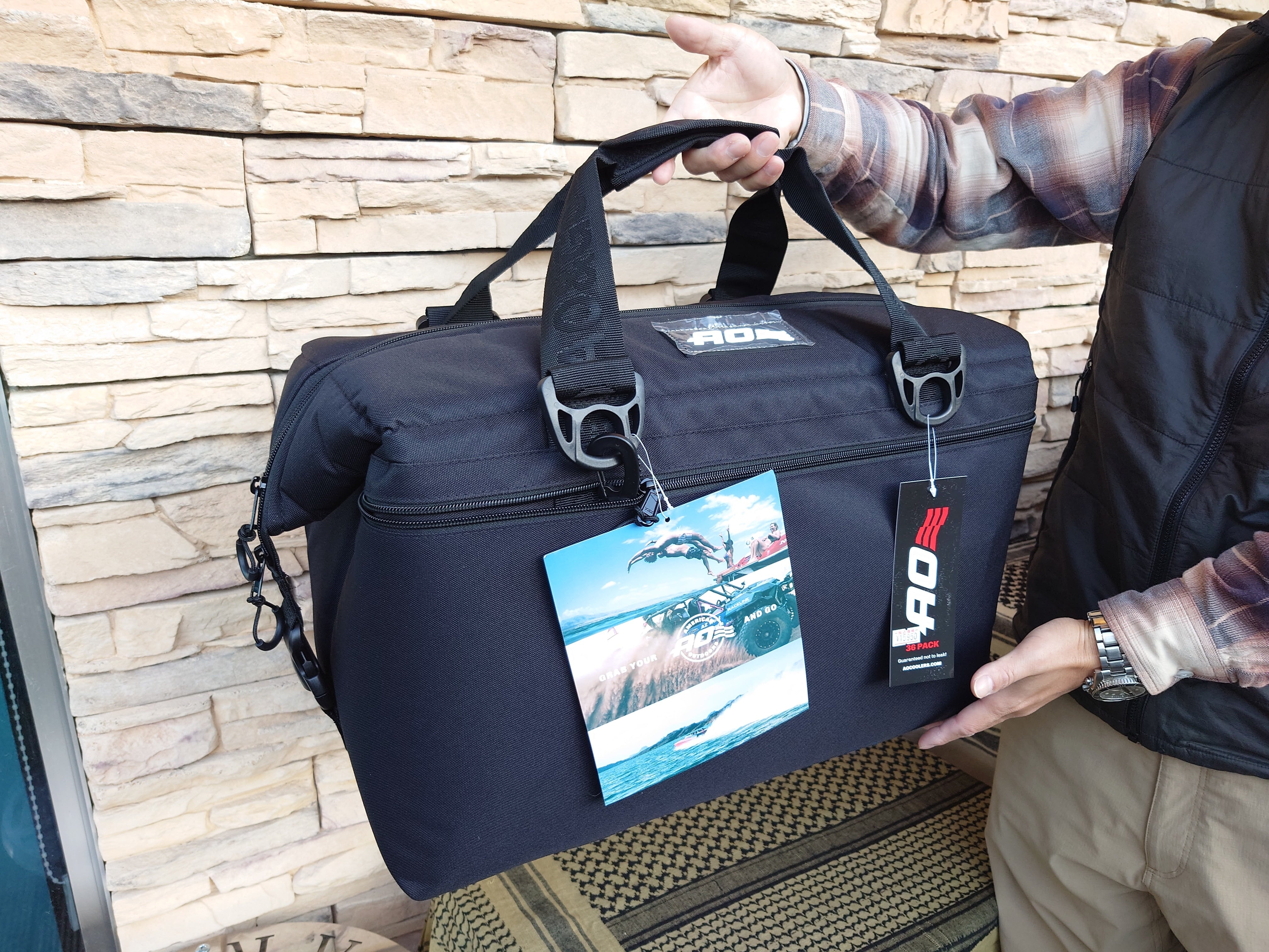 【AO Coolers】(エーオークーラーズ) 36パック キャンバス ソフトクーラー  ブラック