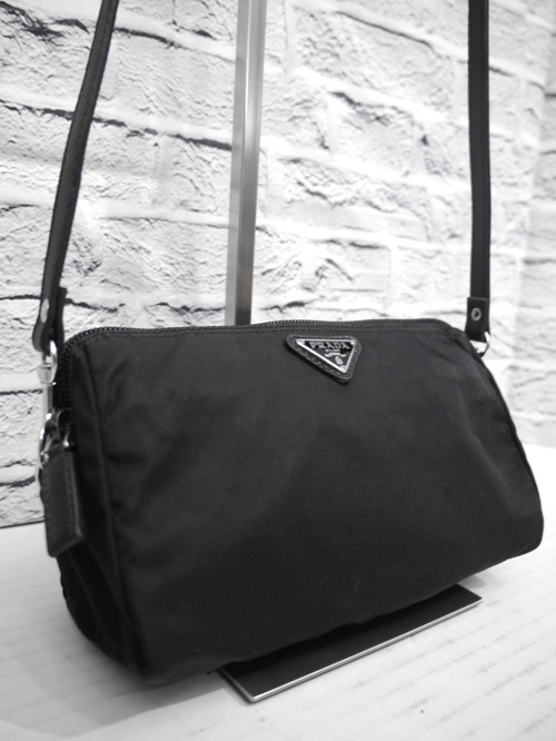 【美品】PRADA プラダ ユニセックス ナイロン×レザー切替 クロスボディ ショルダー カメラ バッグ ポシェット ポーチ 黒x銀 ◆ 希少モデル