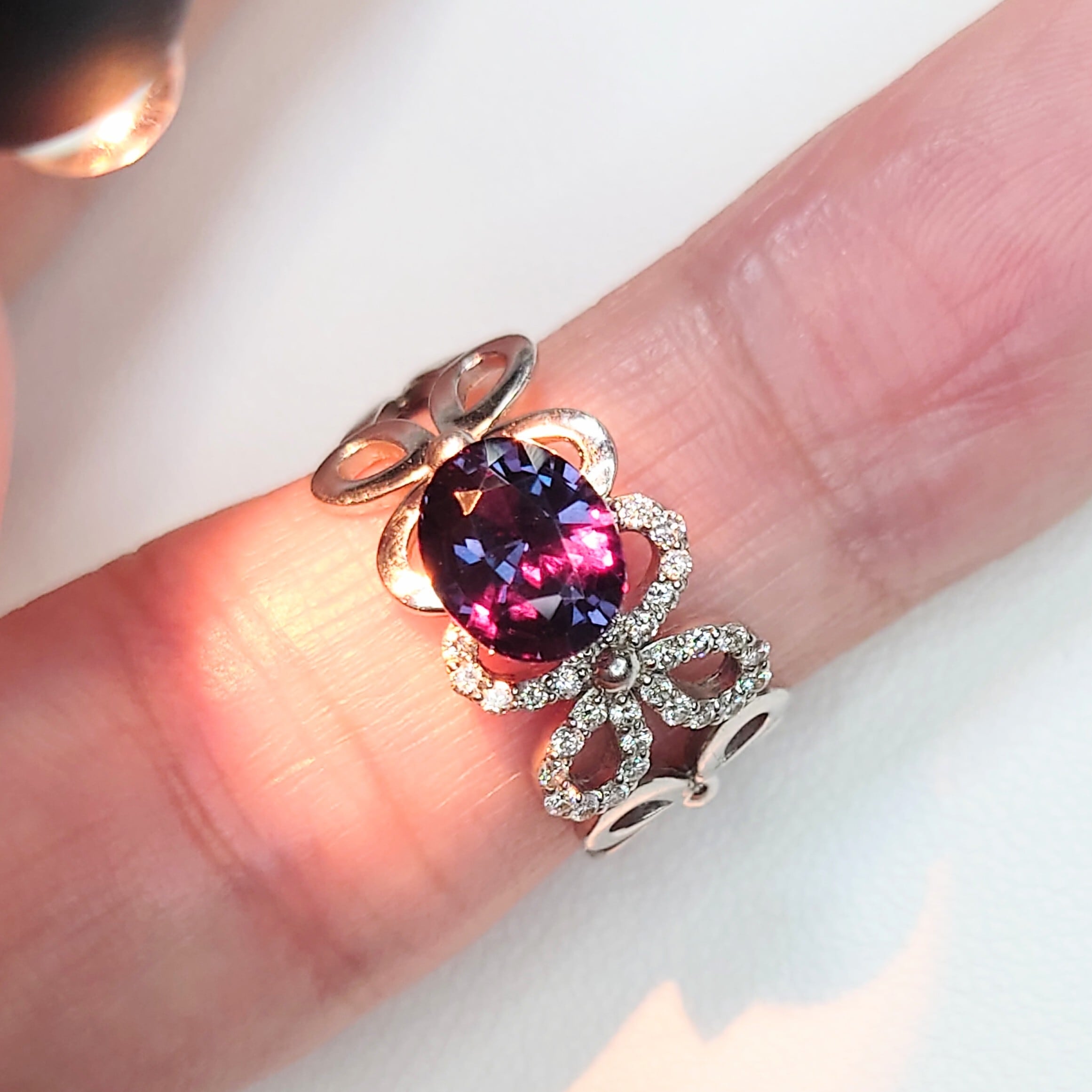 希少 Bekily Blue Garnet color change type 1.888ct JGGLソ付 ルース