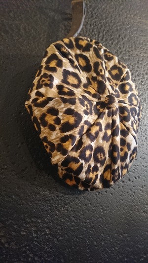 A PUZZLING HOME "LEOPARD CASQUETTE" Brown Color