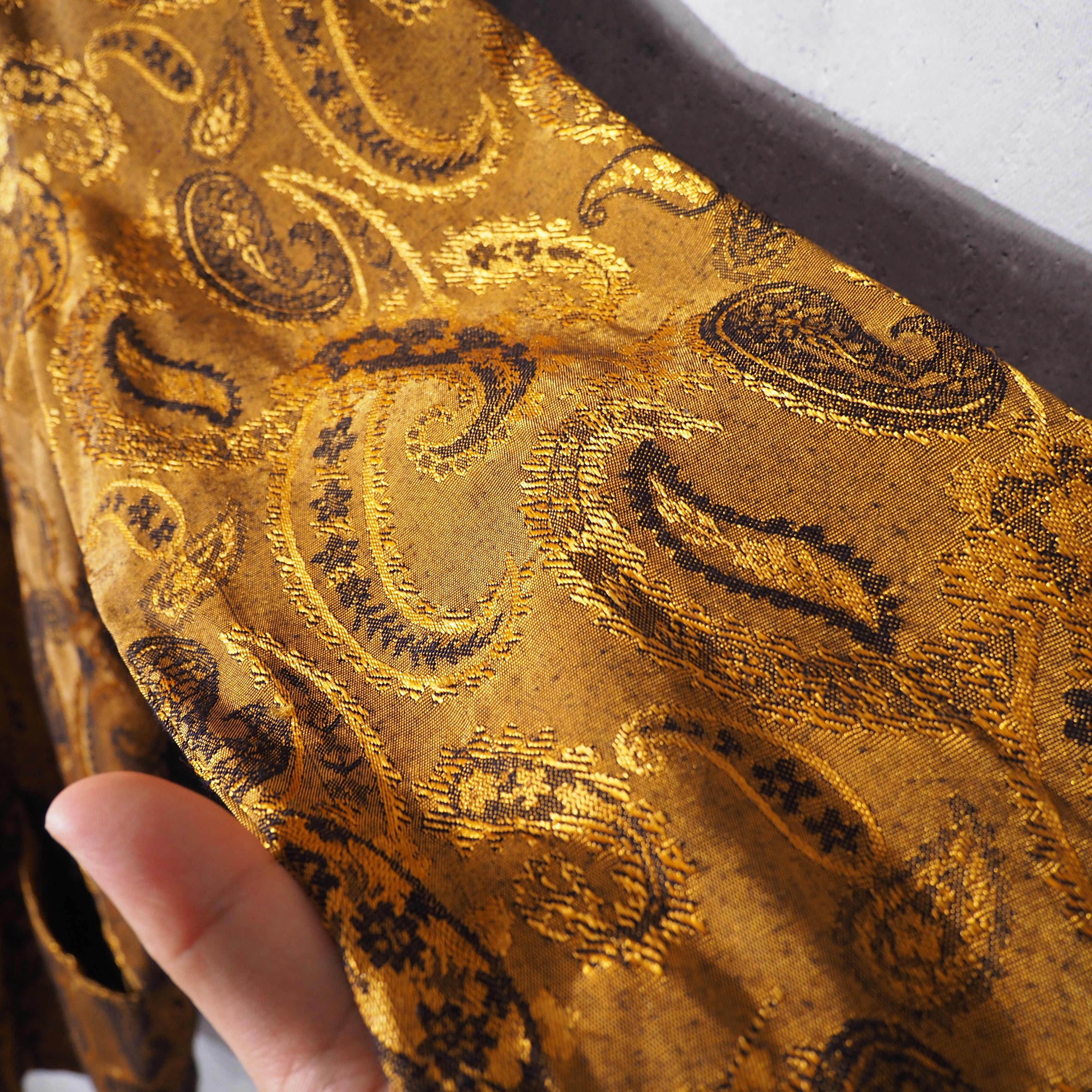 1990s Gold Luxury Paisley Embossed Vintage Loose Easy Jacket