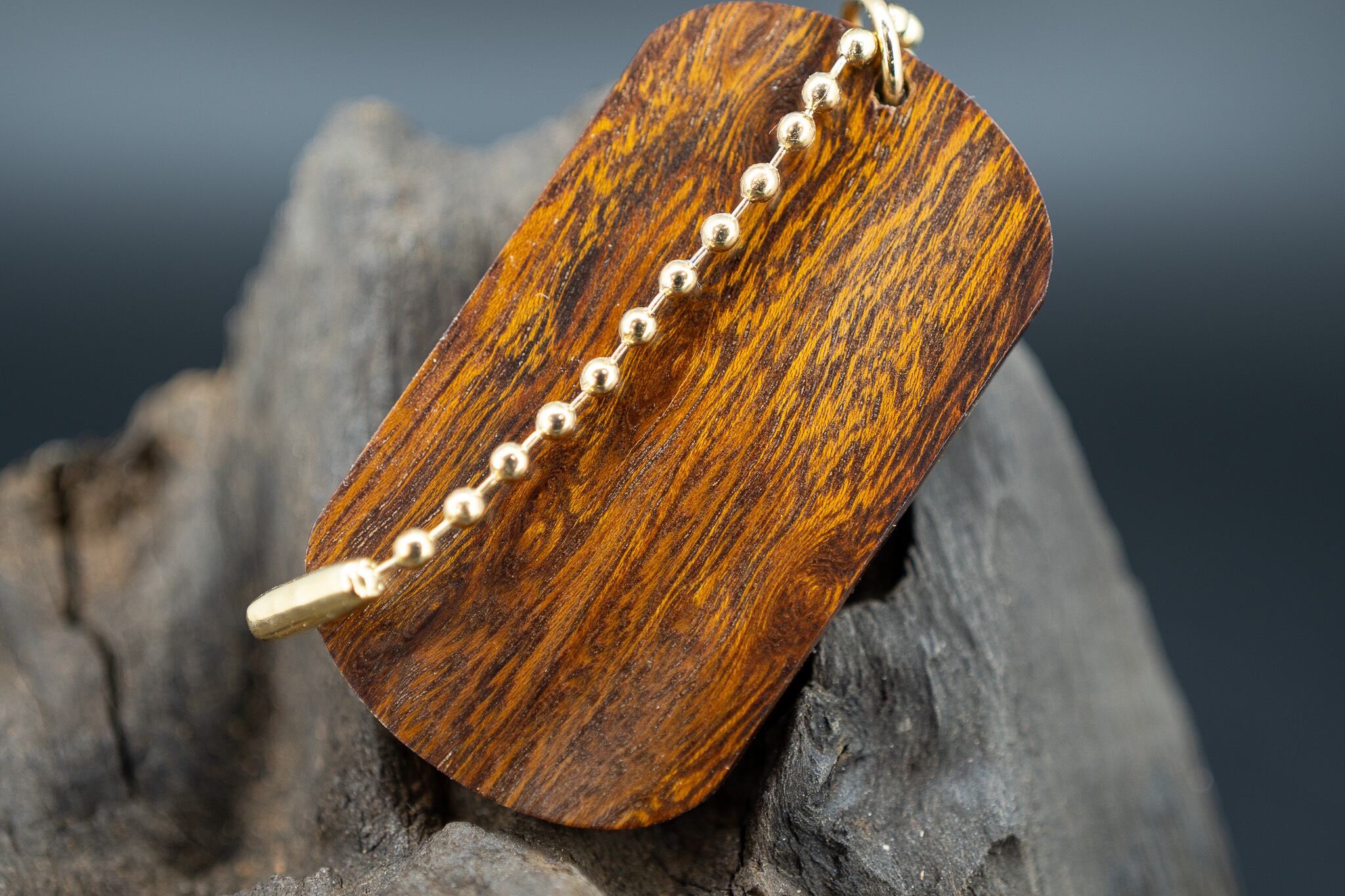 砂漠の宝石】デザートアイアンウッド ドッグタグ 象嵌 闊歩 | 木軸ペン