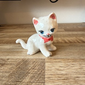 【キャットリボン運動協賛品】猫の置物