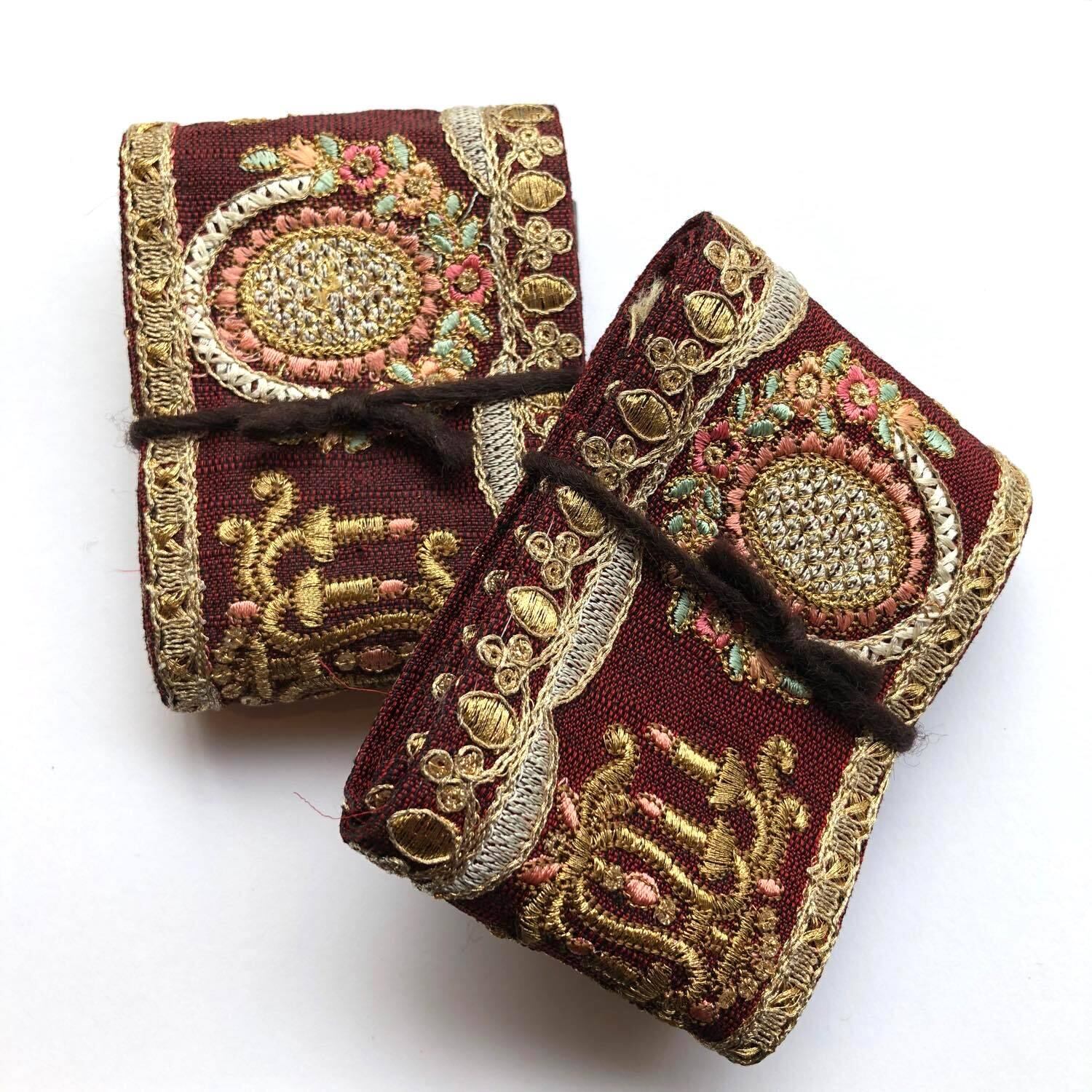 インテリア風柄のインド刺繍の茶色いリボン（1mカット） | Dua