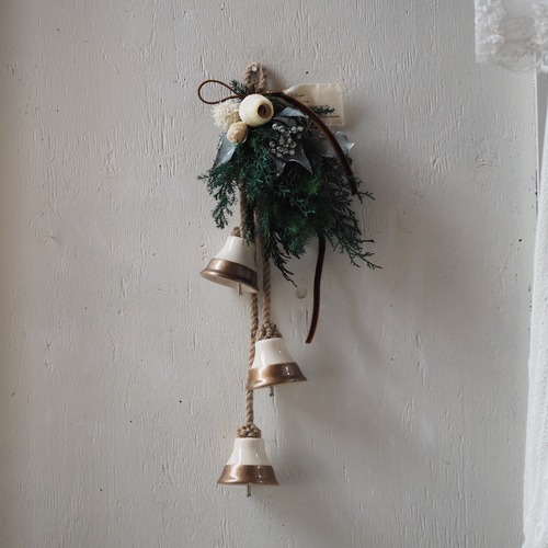 739.クリスマスのベルスワッグ