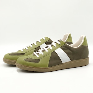 GERMAN TRAINER 　1183 CORDURA ＜KHAKI＞