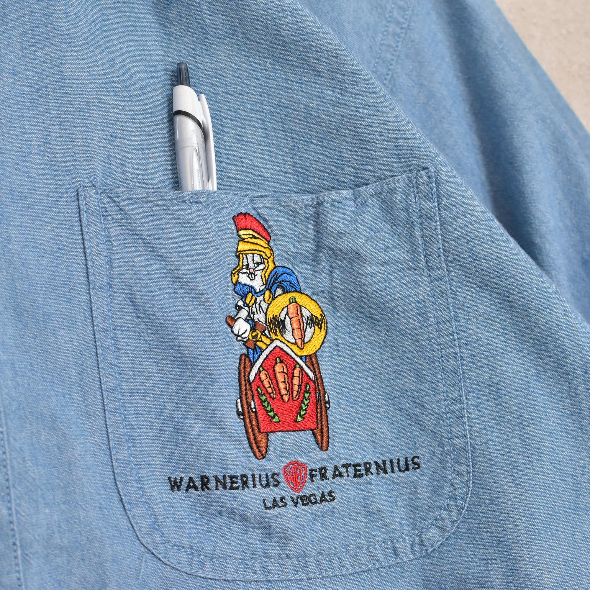 90s LOONEY TUNES Bugs Bunny embroidery chambray shirt | 古着屋