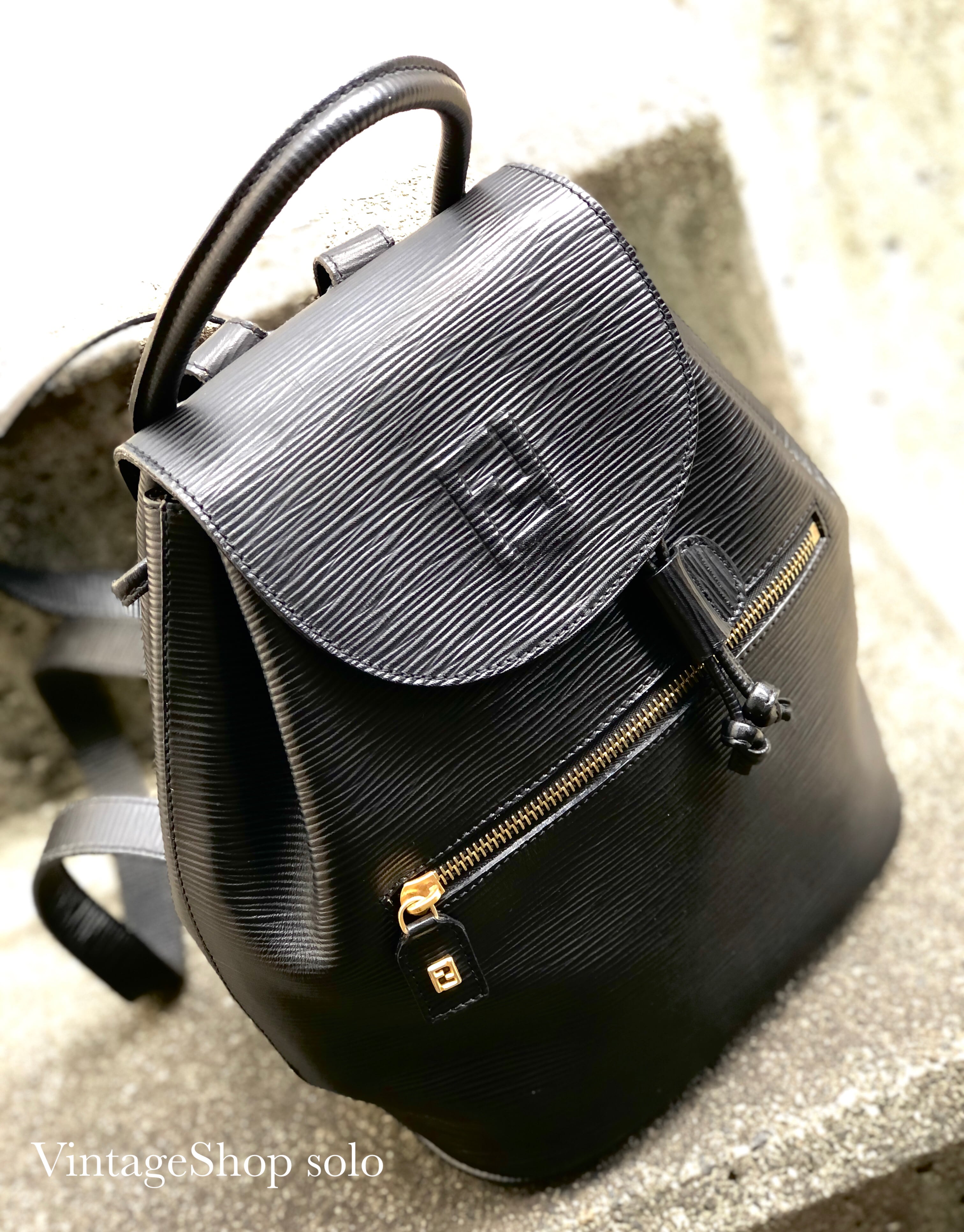 FENDI フェンディ FF フロントジップ エンボスレザー リュック バッグ