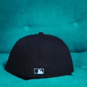 【gifthat別注】NEW ERA 59FIFTY/5950 TORJAYCO  BLACK SEAGLASS
