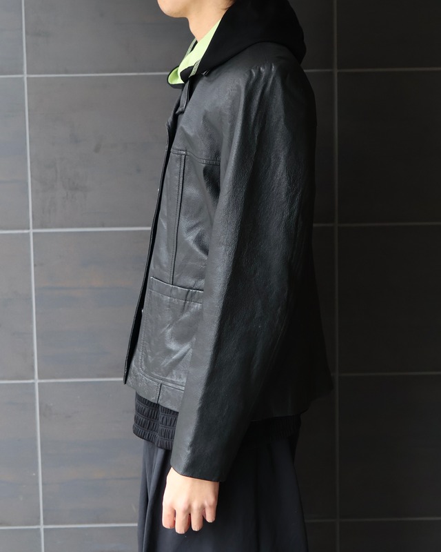 2 pocket buttoned leather jacket