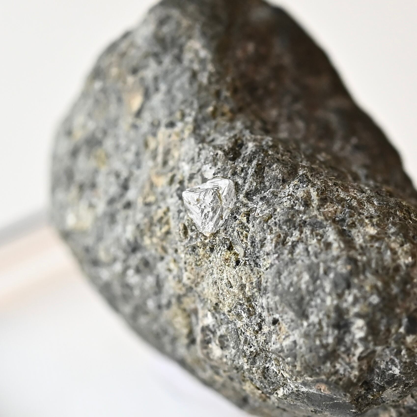 ダイヤモンド【Diamond】ロシア産 | PEANUTS MINERALS