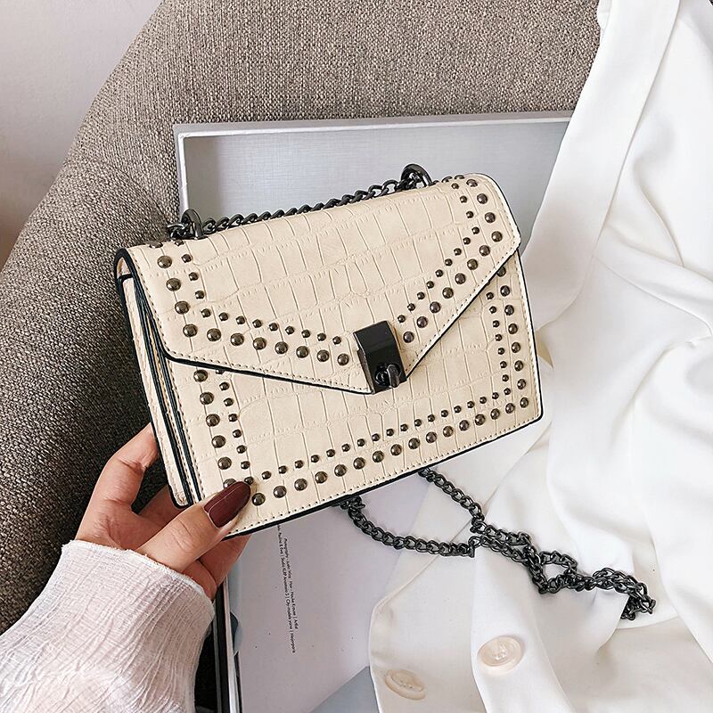 ネット赤い小さなバッグ女性のバッグ2020新しいトレンディなワイルドチェーンシングルショルダーメッセンジャーバッグ夏のファッション小さな正方形のバッグ Tiancai_Wing_Bag0223582