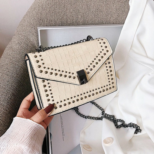 ネット赤い小さなバッグ女性のバッグ2020新しいトレンディなワイルドチェーンシングルショルダーメッセンジャーバッグ夏のファッション小さな正方形のバッグ Tiancai_Wing_Bag0223582