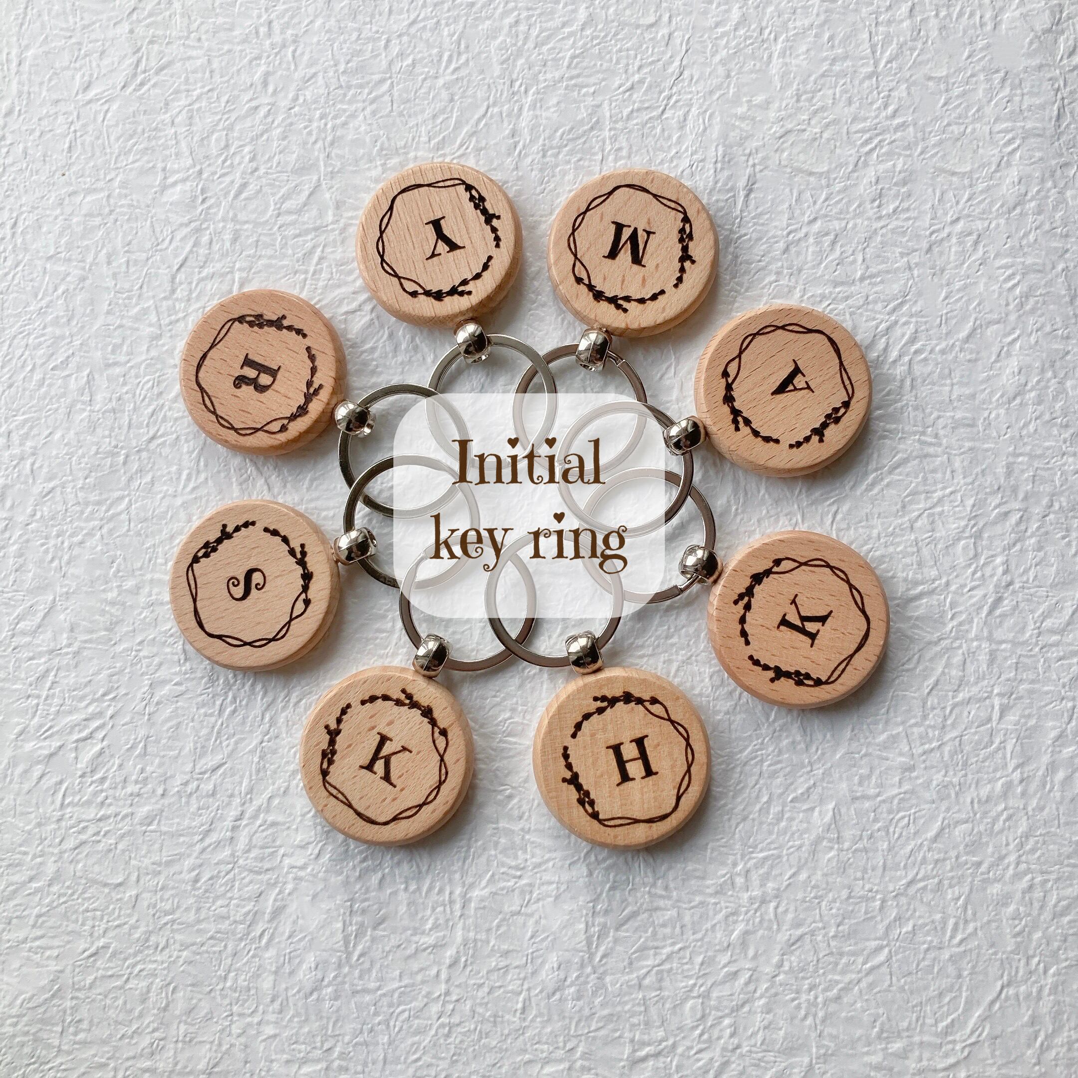 イニシャル入りミラーキーホルダー オーダー ミラーアクリル キーホルダー 【 名入れ 】 キーリング 席札